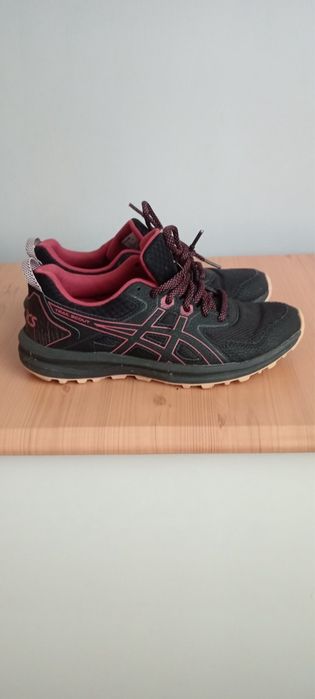 Asics 38 номер без следи от употреба