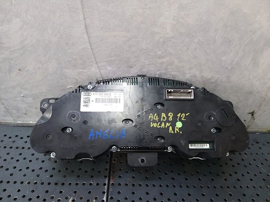 Ceasuri bord diesel audi a4 b8 8k0920982e