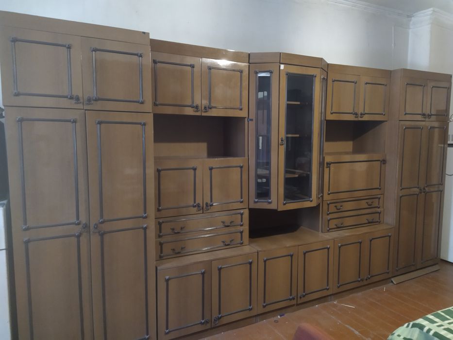 Продам стенку Тау-5