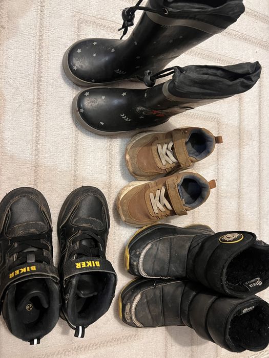 Отдам детские ботинки