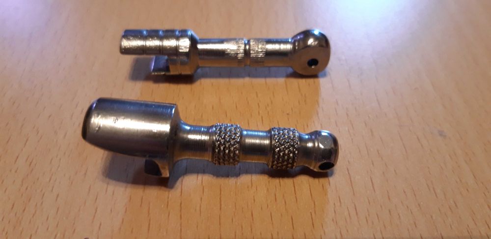 Breloc inox - deschizător capace suc, bere etc