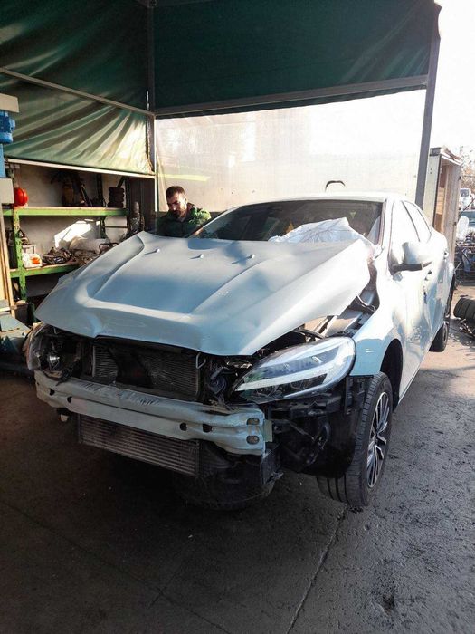 Volvo V40 2.0D 2017г. НА ЧАСТИ!