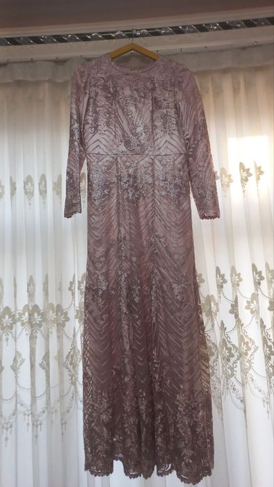 Zamonaviy vecherniy ko'ylagimiz yengil va yaxshi materyalda