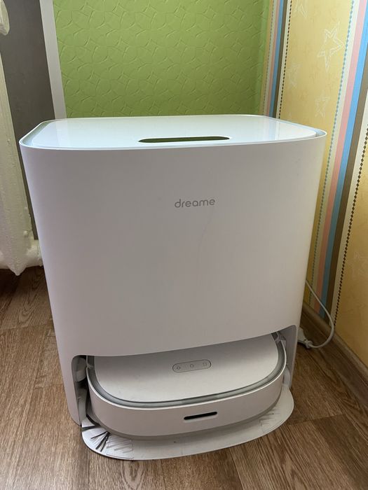 Продам робот пылесос Dreame W10