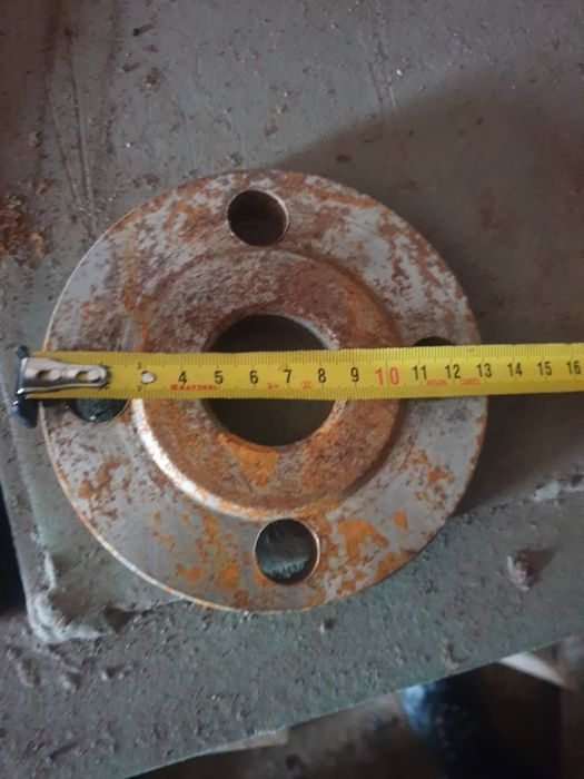 Продам фланцы стальные.