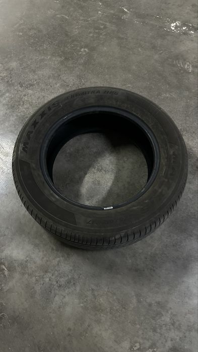 Продам комплект шин.