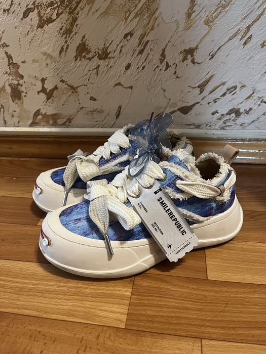 Продам подростковые кроссовки