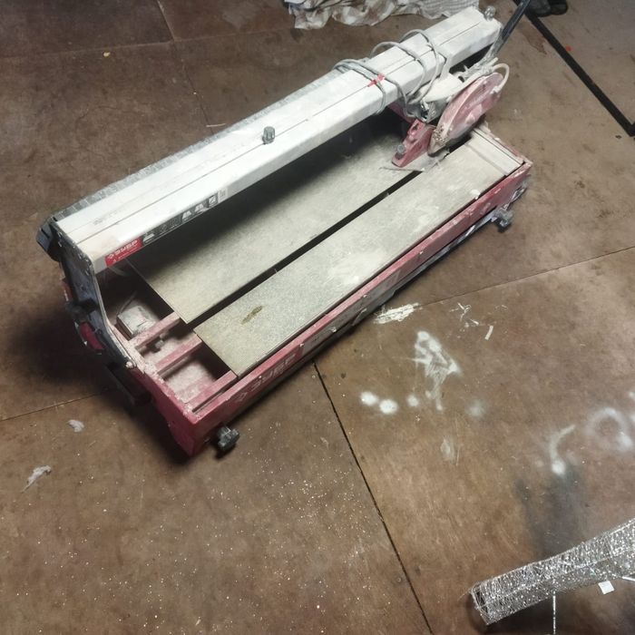 Кафелерезка, аппарат для резки кафеля