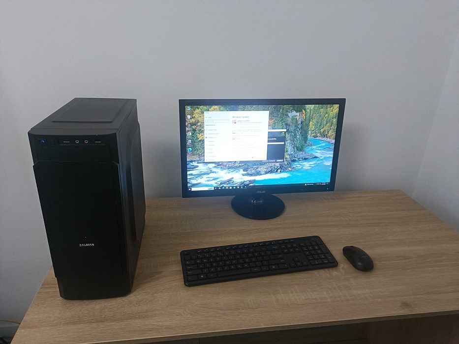 Pachet PC intel i7 monitor periferice laptop HP Intel i5 + bonus