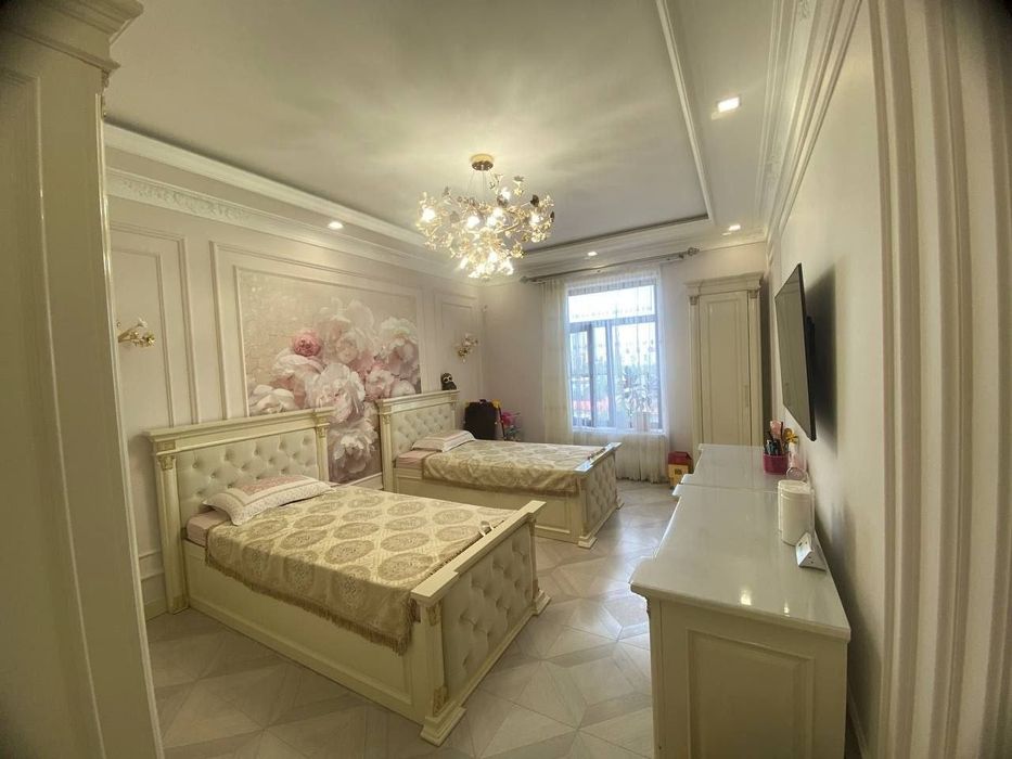 Продается 5ти ком квартира в новостройке, ор-р: улица Нурафшон, 187м²