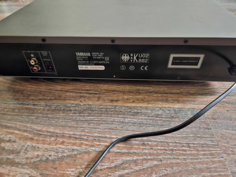 CD Player Yamaha CDX-493