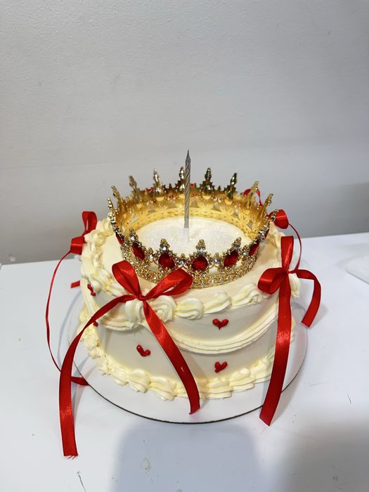 Торт с короной , торты