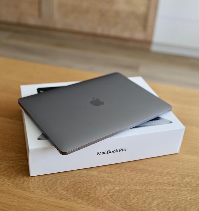 MacBook Pro M1 16 GB, 256 GB