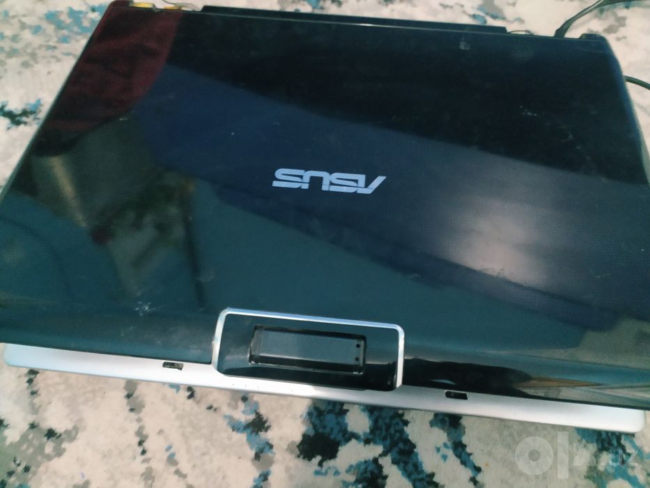 ASUS Notebook б/у надо скачать виндовс