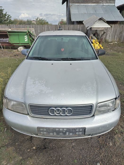 Vând audi A4 5 pentru piese