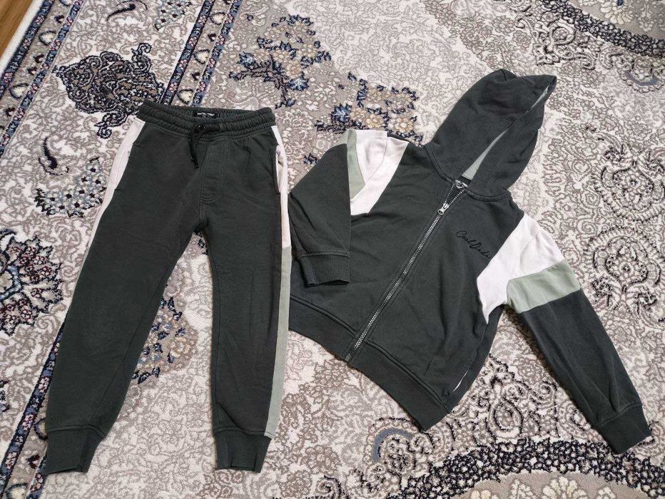 На мальчика 5 лет, фирменная, каждый комплект/фото 50.000