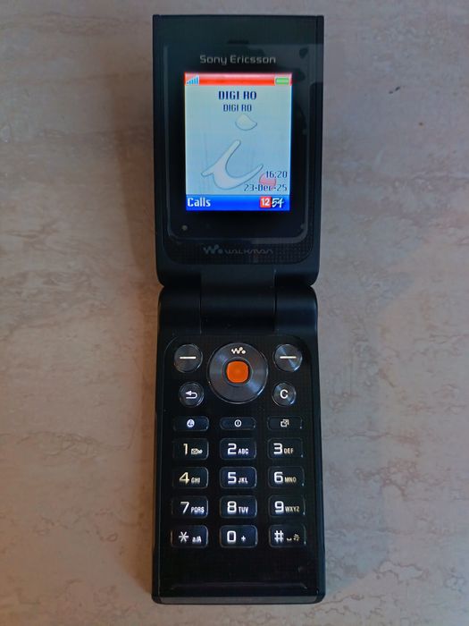 Telefon SonyEricsson W 380i, walkman, nou