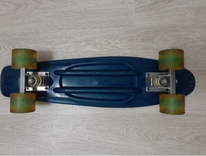 Продам пениборд в отличном состояние