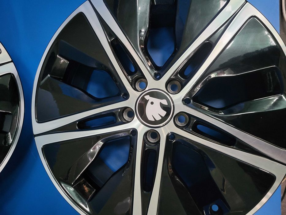 Vand jante bicolore 5x112 R18 pt Skoda Karoq