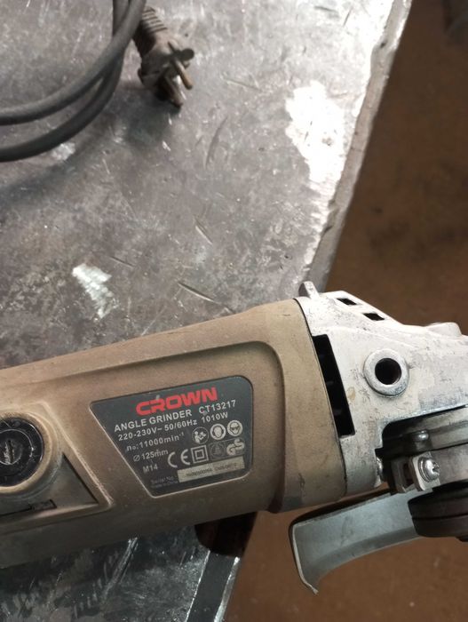 Продам болгарку Краун