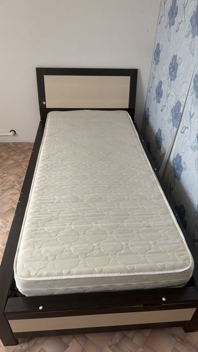 Продам кровать+сервант