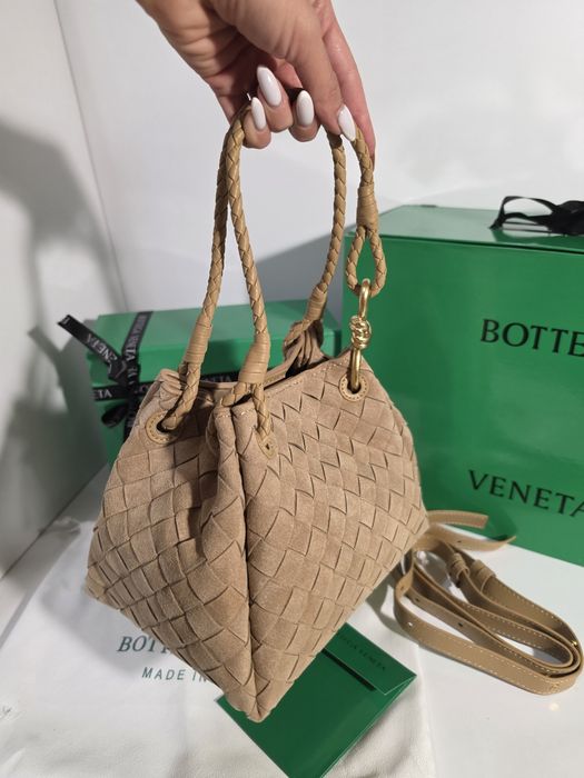 Налична чанта Bottega Veneta Parachute