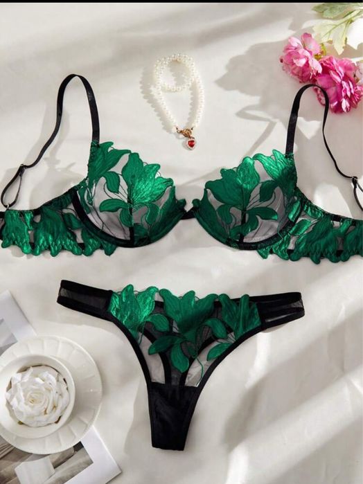 Комплект прозрачно бельо с дантела ново