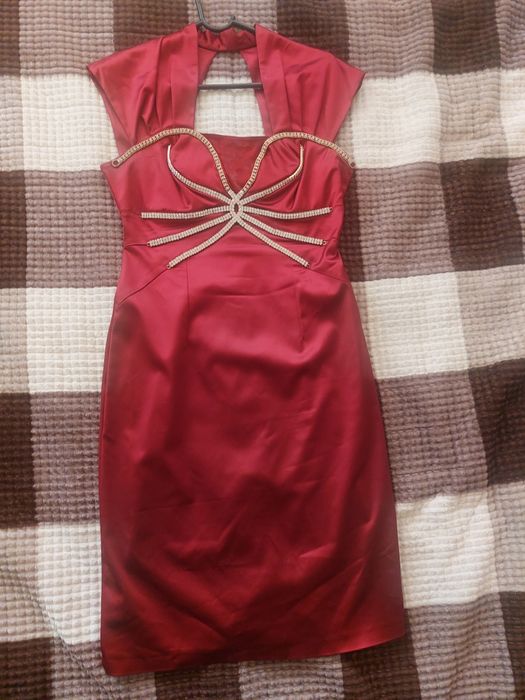 Платья нарядные 46размер