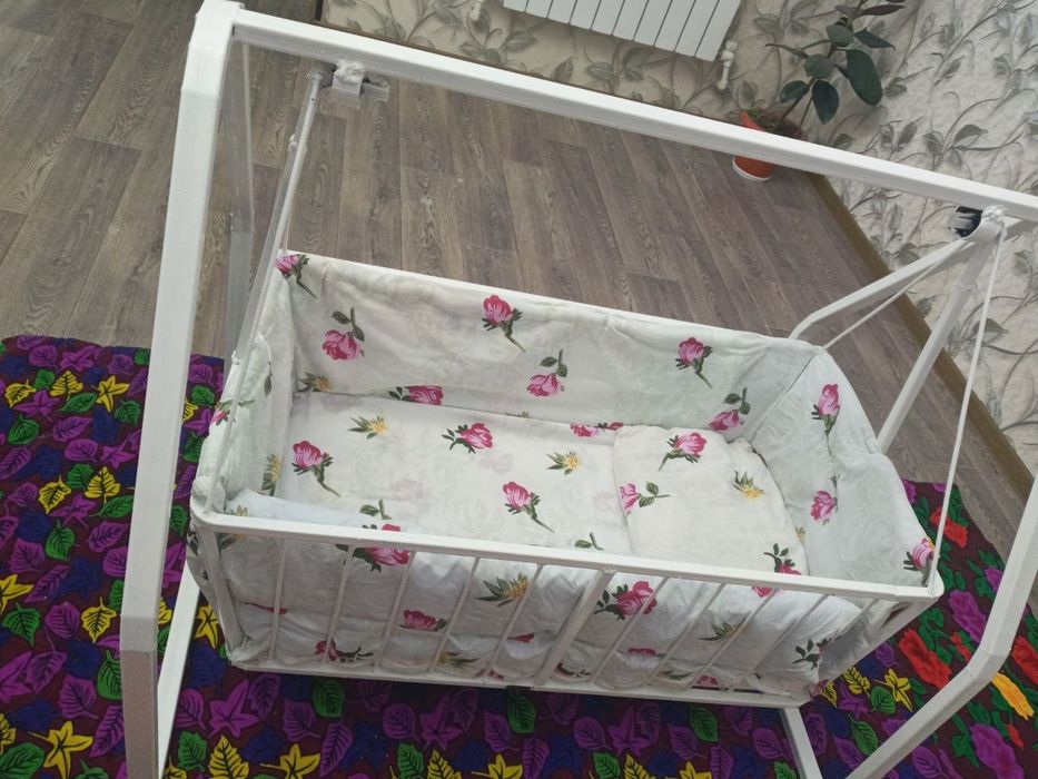 Детские качели новые