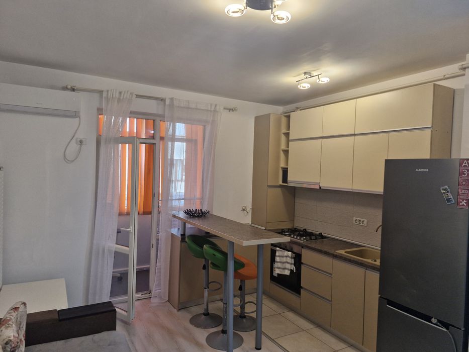 Inchiriez Apartament 2 camere  cu loc de parcare
