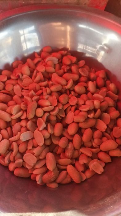 Yeryong'oq qovurilgan va hom