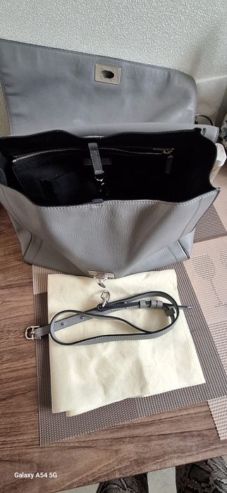 Продаётся сумка Givenchy