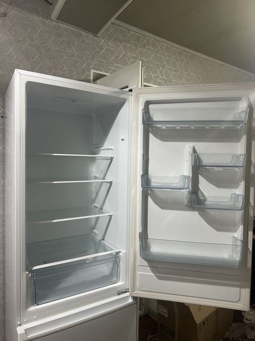 Холодильник midea продам