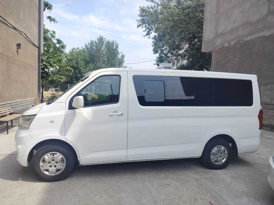 Минивен Changan G10