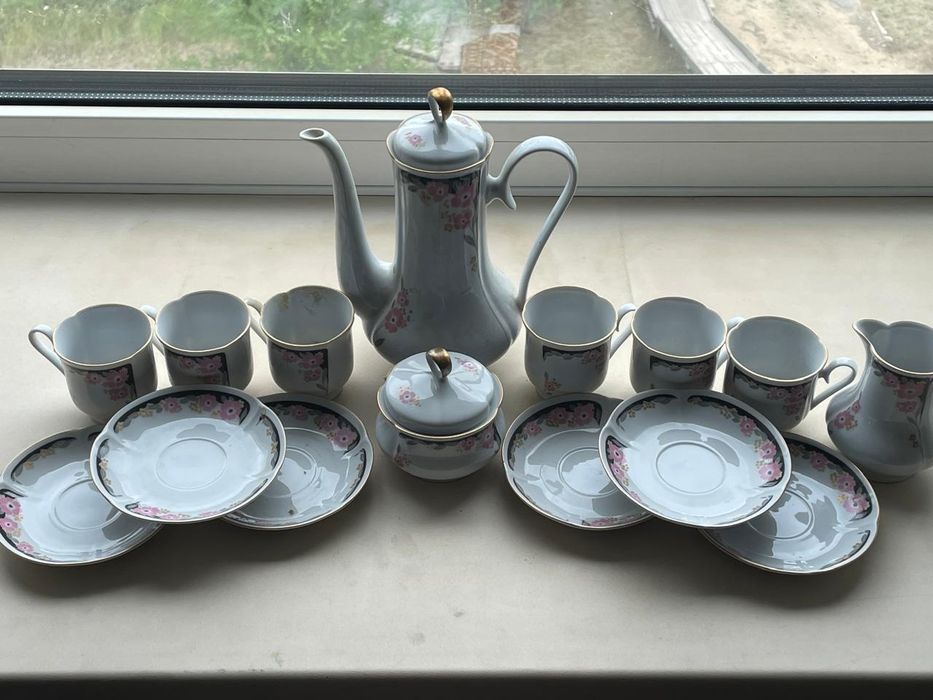 Продам два сервиза