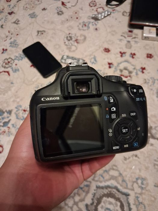 Canon EOS 1100d..