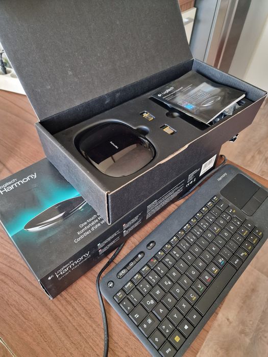 Logitech Harmony,tastatura+hub, smart