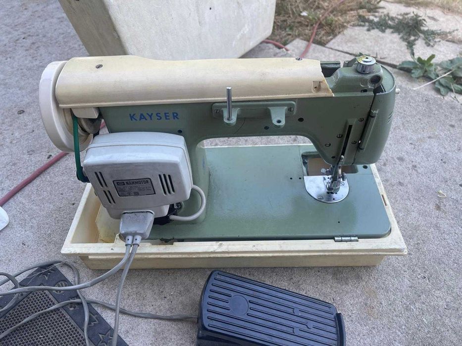 Mașină de cusut vintage Kayser KA-S Automatic cu pedală numai 100 lei