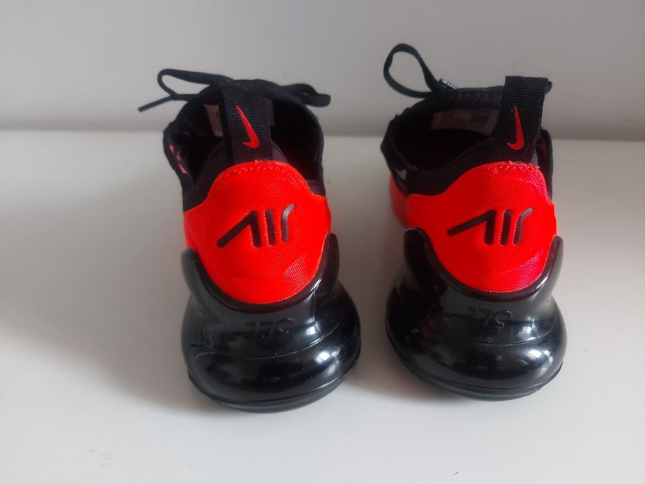 Nike Air max 270 , 42  номер стелка 26.5см. Като нови. Оригинал