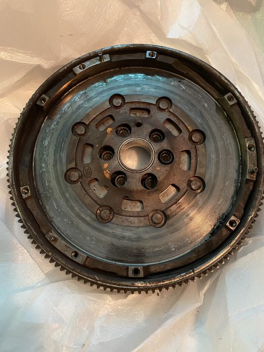 Маховик демпферен 1.9 тди 105 к.с