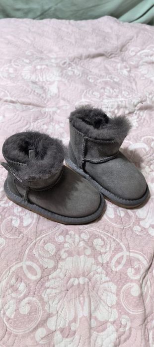 Продам Детские угги