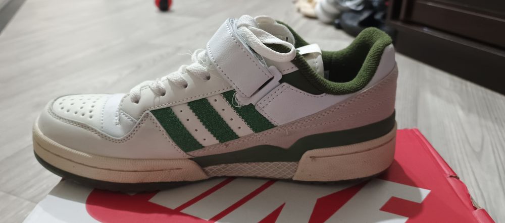 кроссовки Adidas