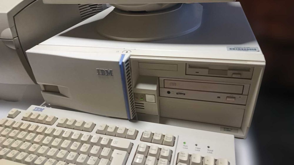 Ретро компютър IBM Personal Computer 365