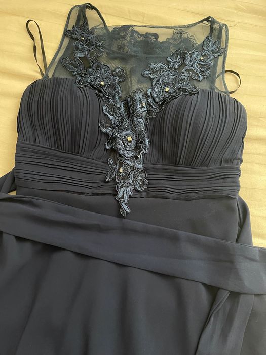 Тъмно сини официални къси рокли за по 40лв