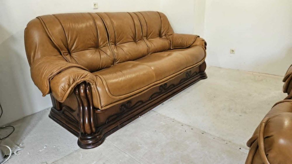 естествена кожа -телешки бокс и орнаменти от масивно дърво