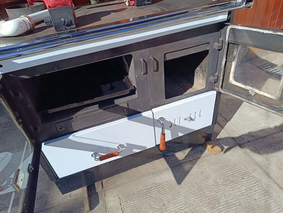 Sobă tip centrală Koper antigona.