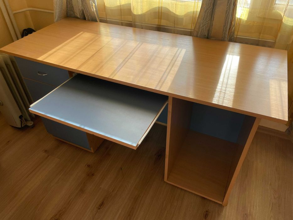 Бюро в добро състояние