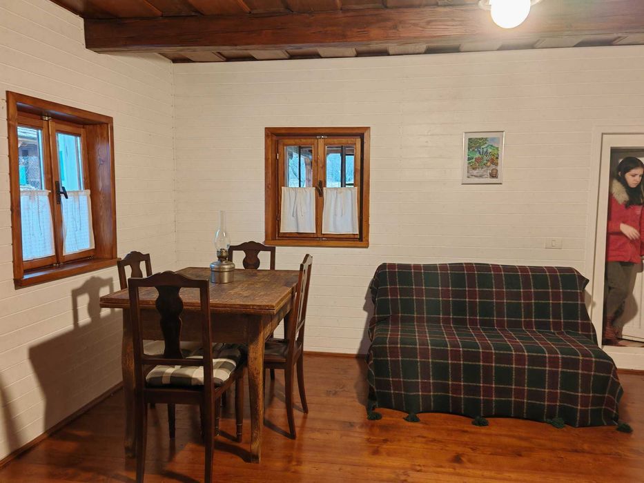 inchiriez casa traditionala jud Covasna, 30 km fata de Brasov