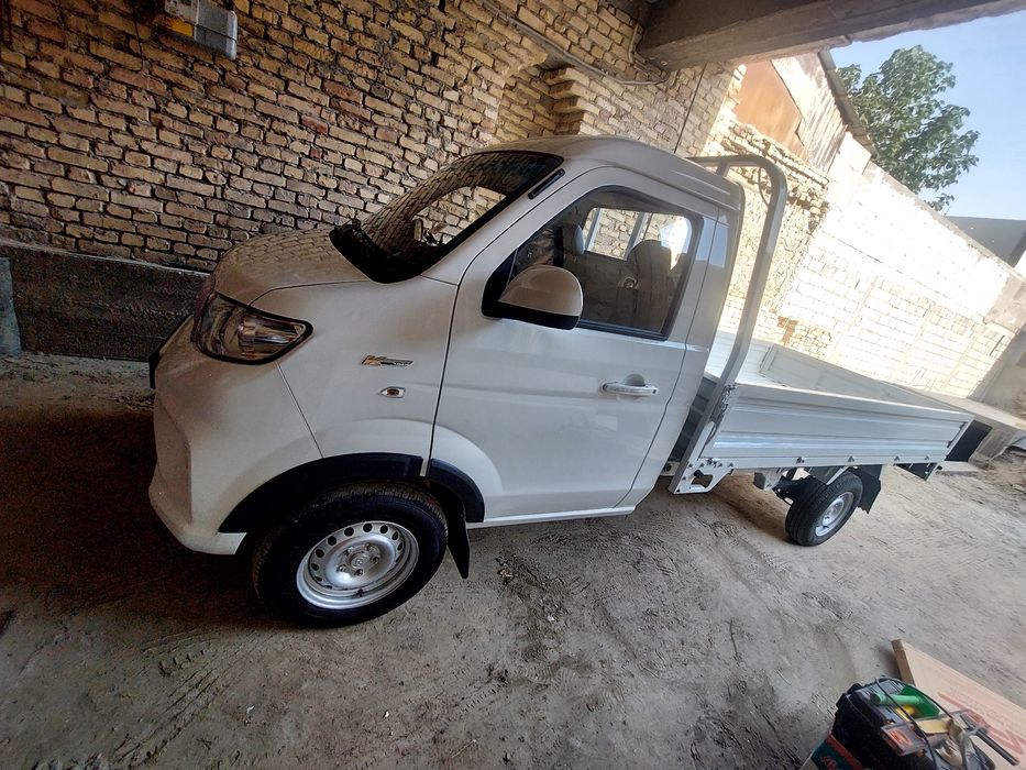 Shiney moshinasi sotiladi yagi