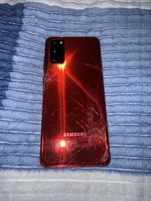 Продам Samsung S20